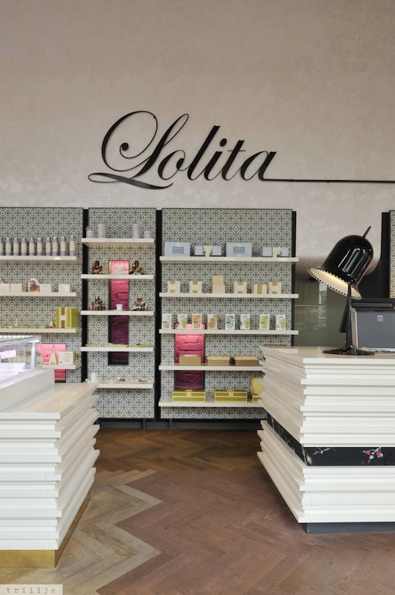 lolita_cafe_chic